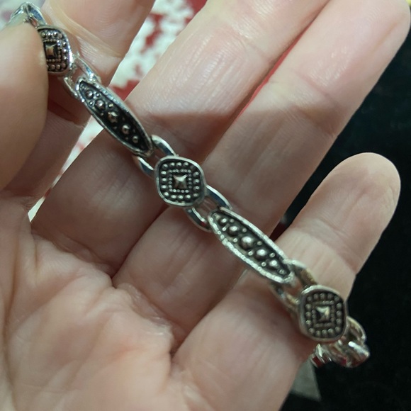 Silver Tone Tennis Bracelet. 7.25 in - Picture 6 of 8